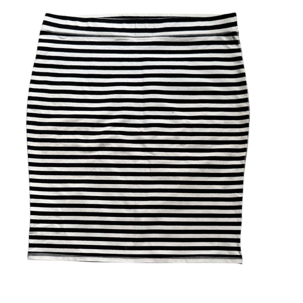 Old Navy Black and White Striped Pencil Skirt Size Large